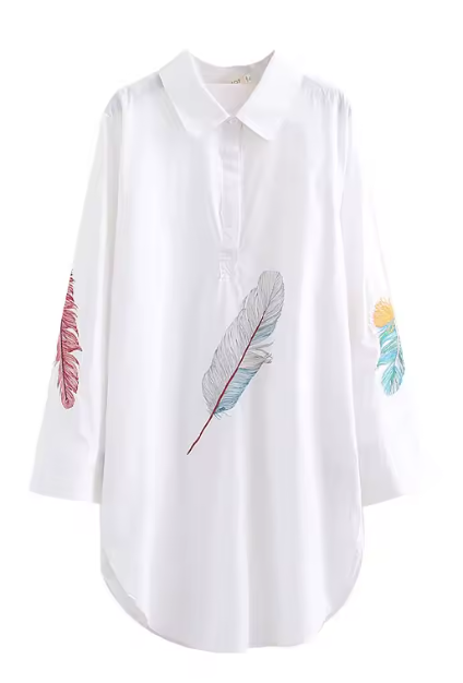 Elegant and modern women's blouse with a mid-length design