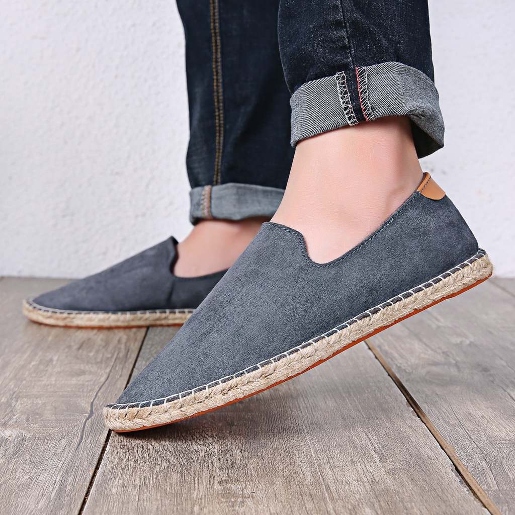 Men’s casual fabric shoes that are sweat‑absorbing, breathable, and easy to slip on