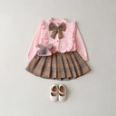 طقم ملابس ربيعي للأطفال مع تنورة مطوية بنمط المربعات