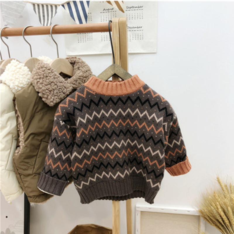 A children's blouse with an elegant and comfortable design, suitable for boys and girls for all seasons 