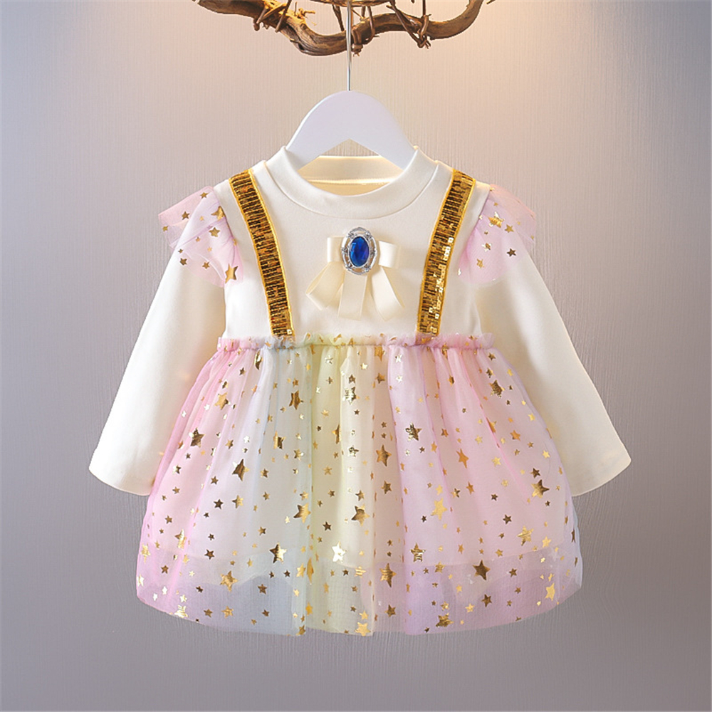 An elegant lace dress for little girls, featuring a refined autumn design that combines delicacy and sophistication 