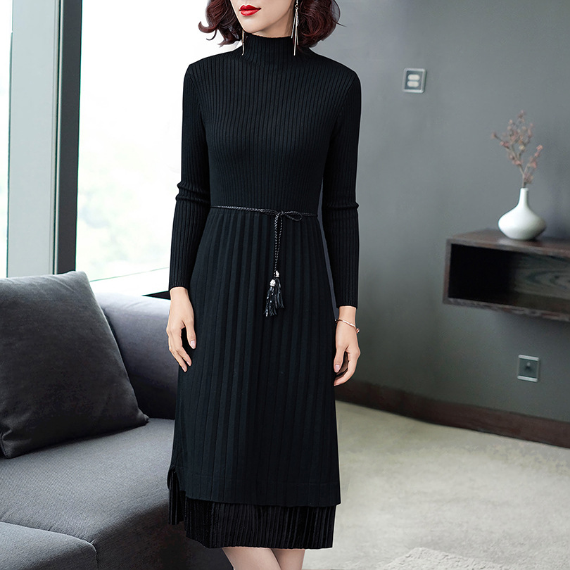 Long-sleeved knitted sweater