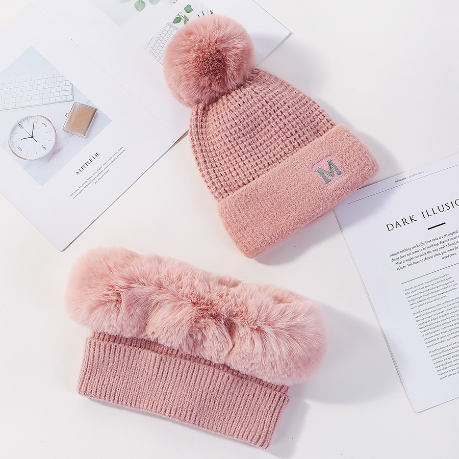 Two-piece hat and scarf