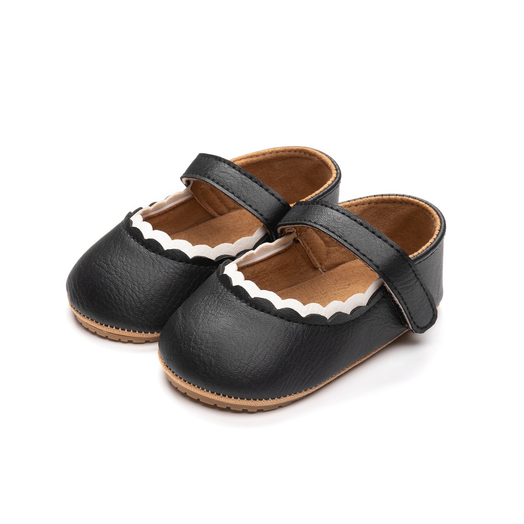 Girls' children's shoes made of PU synthetic leather, featuring a stylish and modern design that adds a touch of elegance to your little one's look 