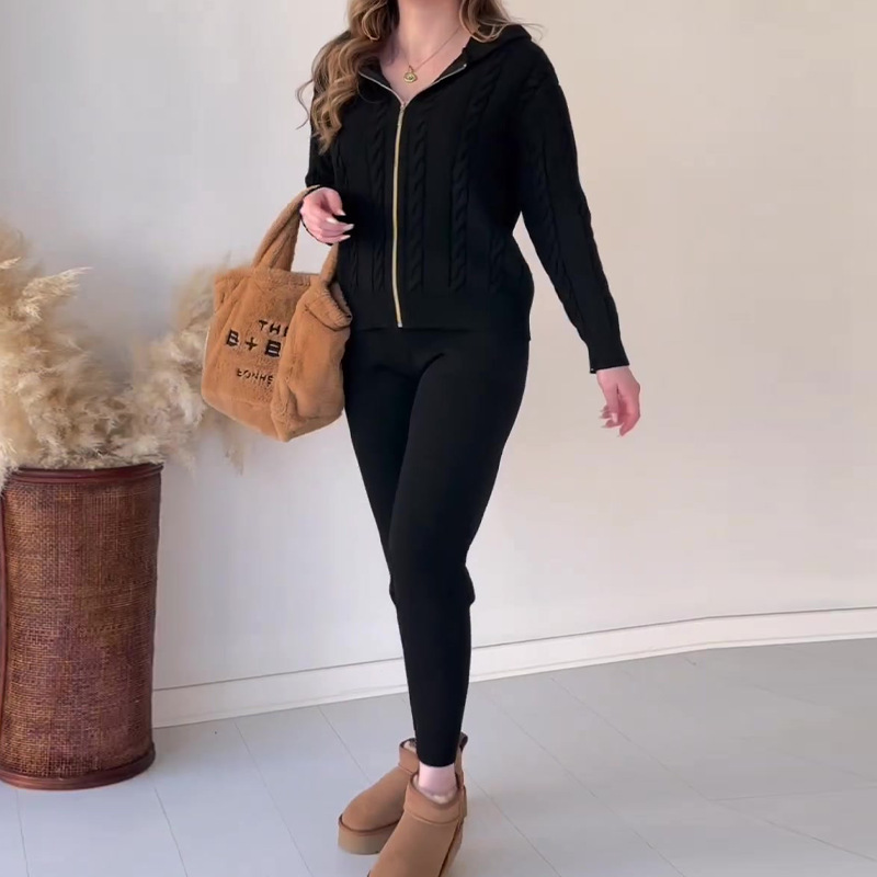 بدلة رياضية كاجوال بأسلوب أوروبي وأمريكي تشمل سترة بغطاء رأس وسحاب مع تصميم حبل ملتف