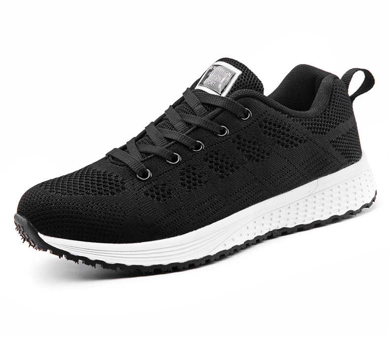 Wild non slip flat sneakers