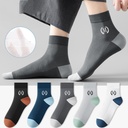 Breathable mid-calf casual men's socks