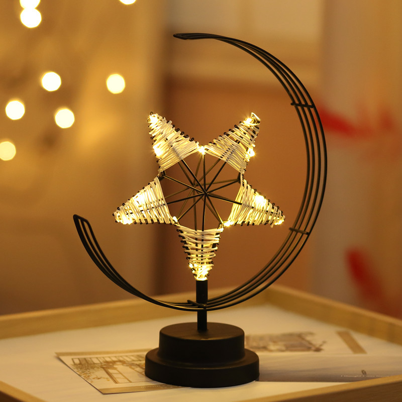 مصباح LED يدوي الصنع بتصميم القمر والنجوم، زينة مثالية لإضفاء أجواء روحانية خلال شهر رمضان
