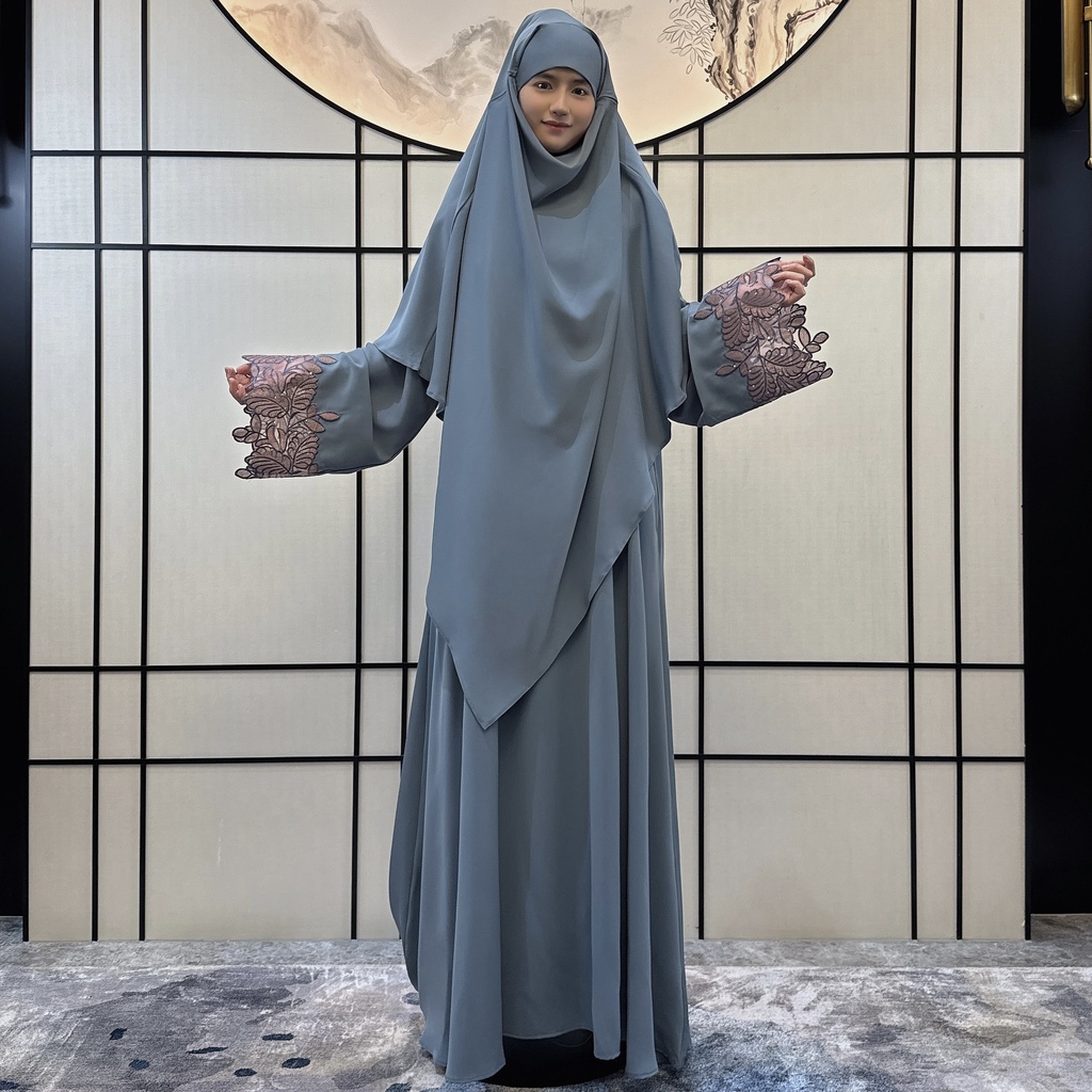 Elegant solid-color prayer robe set, combining comfort and luxury with a modern design suitable for all tastes