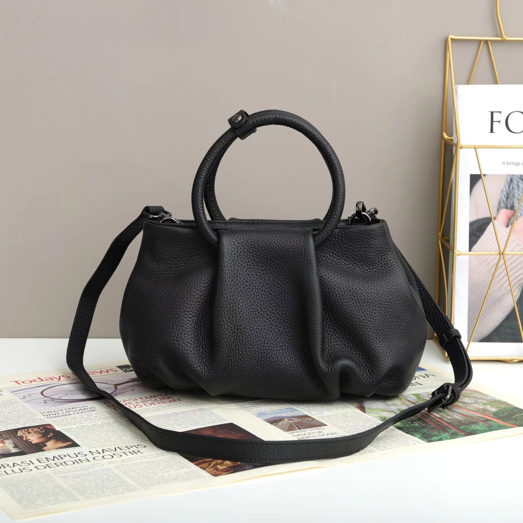 Elegant and Comfortable Women's Leather Bag with Stylish Pleats