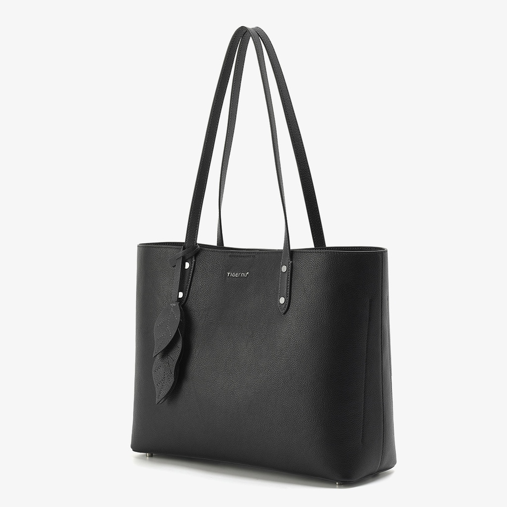 Radiate elegance and luxury with this exquisitely crafted women's bag, designed to give you an exceptional look. Made from the finest quality genuine leather 