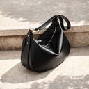A luxurious dumpling bag with an elegant and modern design for autumn and winter, crafted from high-quality materials