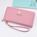 Women's wallet with an elegant design that combines luxury and functionality 