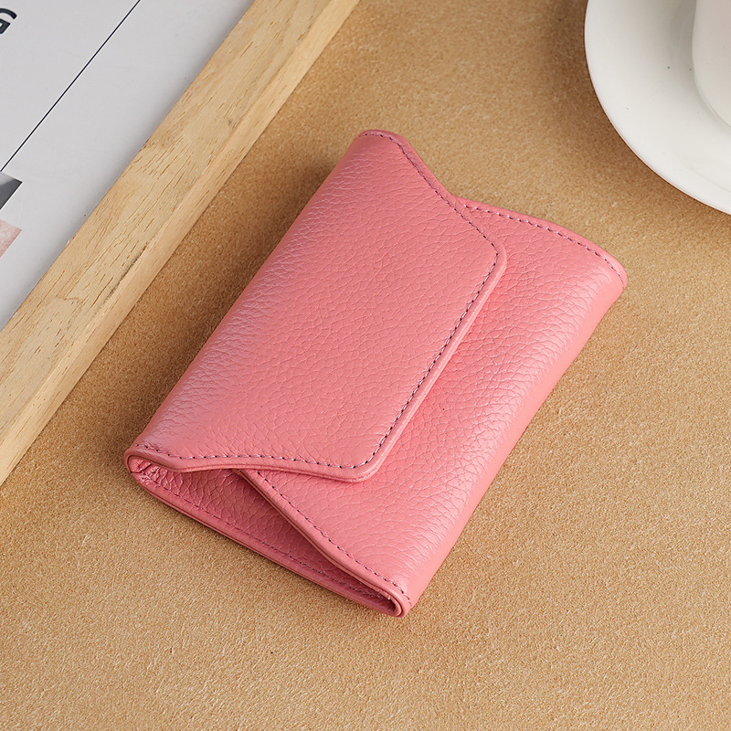 Luxury leather coin purse with an elegant Japanese design – multi-functional and perfect for carrying cards and small essential