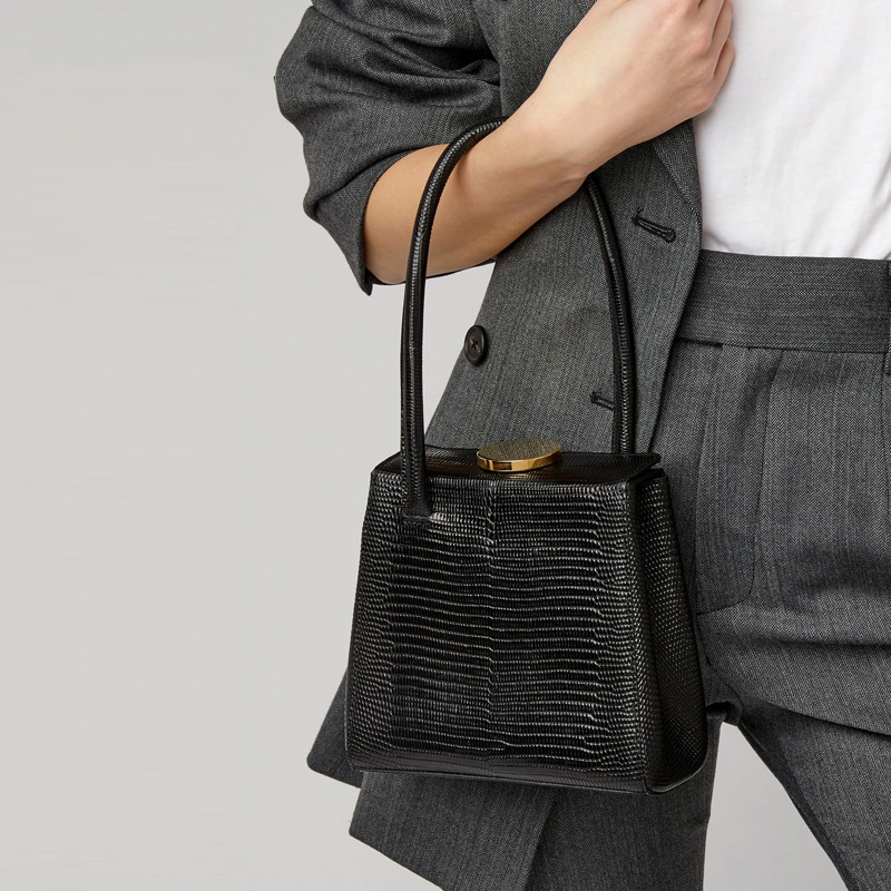 Trendy Shoulder Bag & Handbag – Elegant and Minimalist Design 