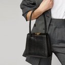 Trendy Shoulder Bag & Handbag – Elegant and Minimalist Design 