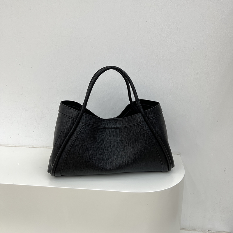 Elegant Shoulder & Crossbody Bag with Lychee Pattern and Luxurious Design