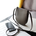Elegant Leather Crossbody Bag with Shoulder Strap