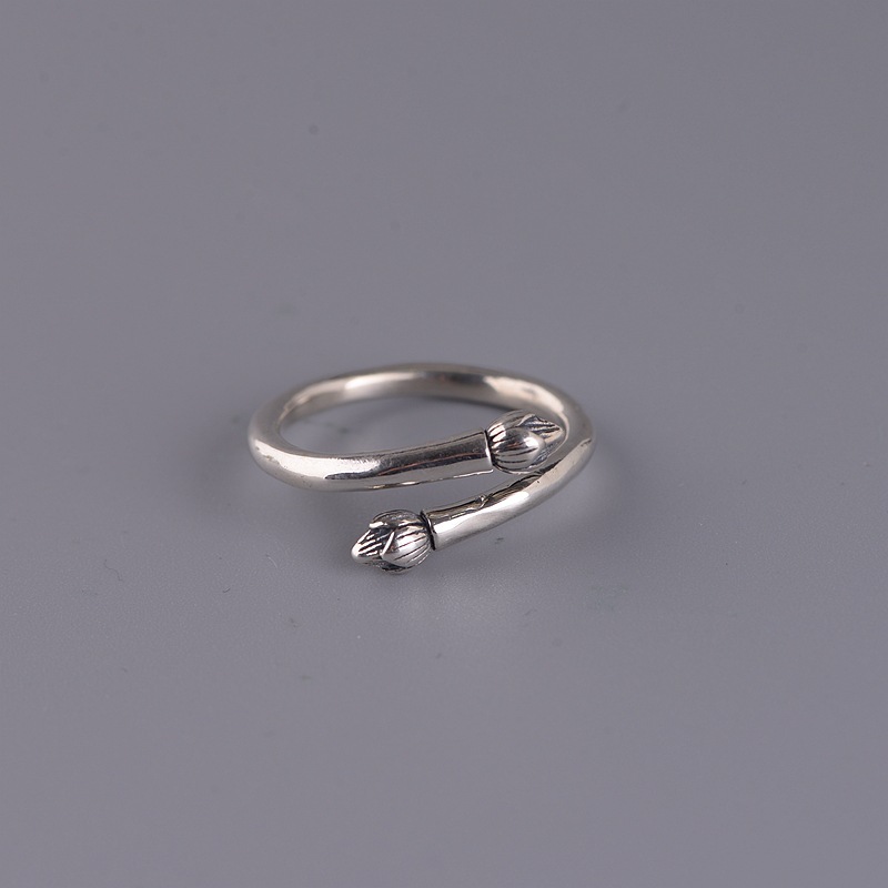Jewelry Ring with an Open Design and Elegant Appearance 