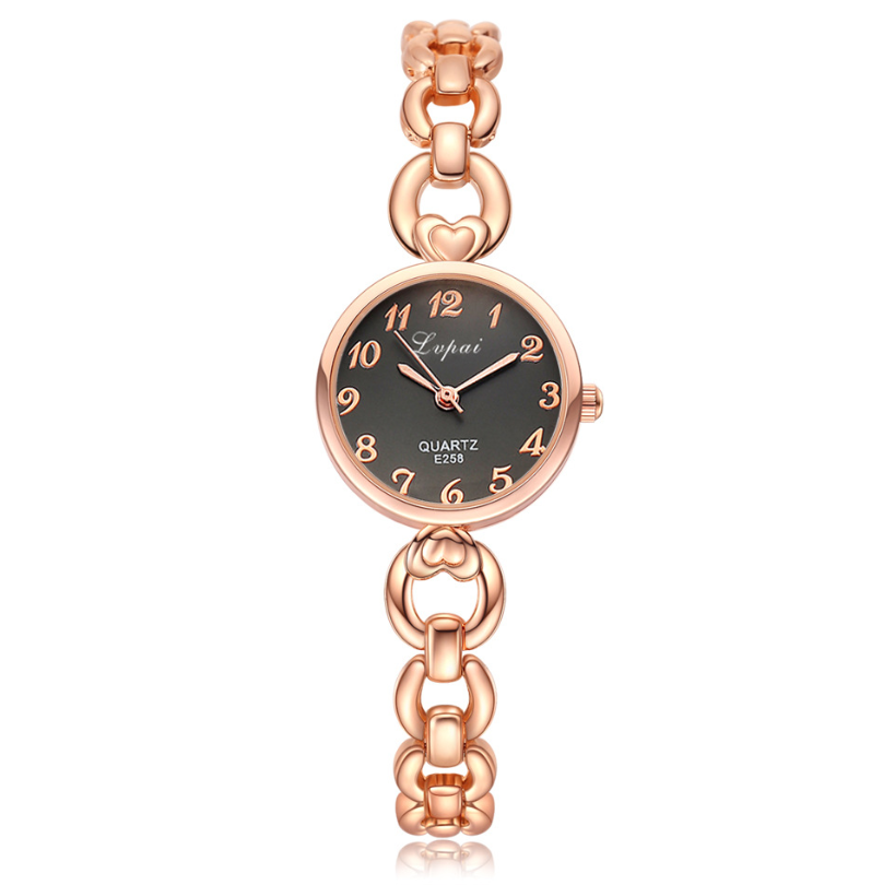 Elegant Watch with a Diamond Strap in a Modern Design