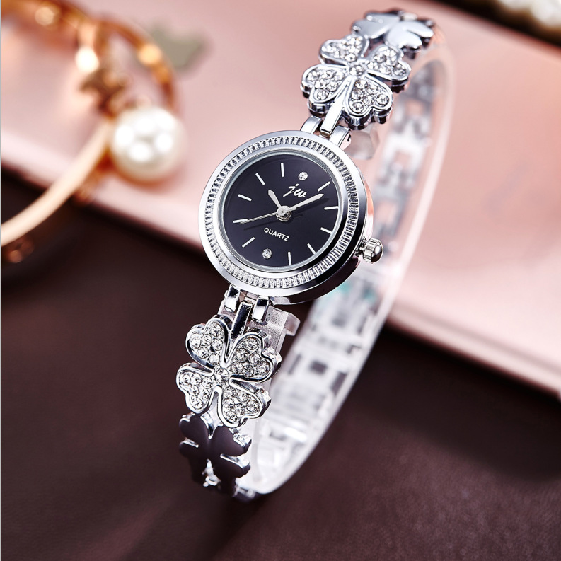 Women's Watch with Bracelet in an Elegant Design