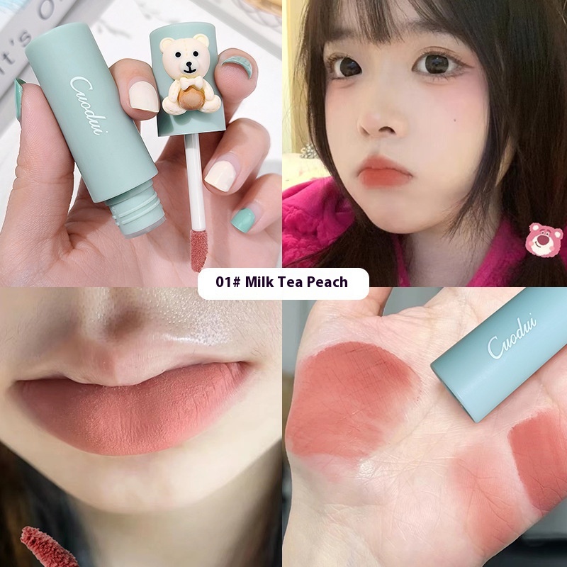 Velvet lipstick with an ultra-smooth matte finish