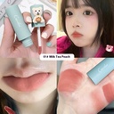 Velvet lipstick with an ultra-smooth matte finish