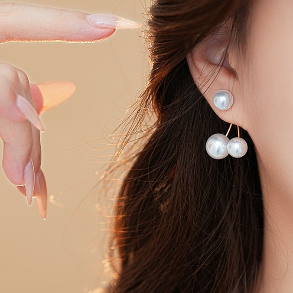 Pearl Cherry Earrings with a Vintage Creative Design – A Touch of Elegance and Innovation