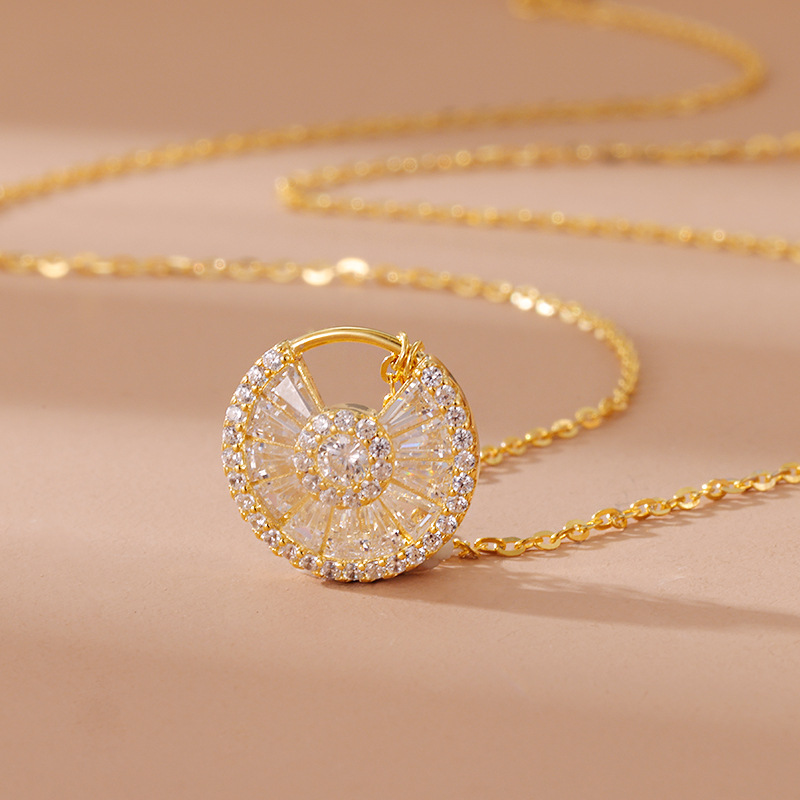 قلادة دائرية أنيقة للنساء بأسلوب فاخر وخفيف