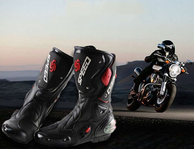 Motorcycle Boots for All Seasons – Weather-Resistant and Suitable for Off-Road Riding