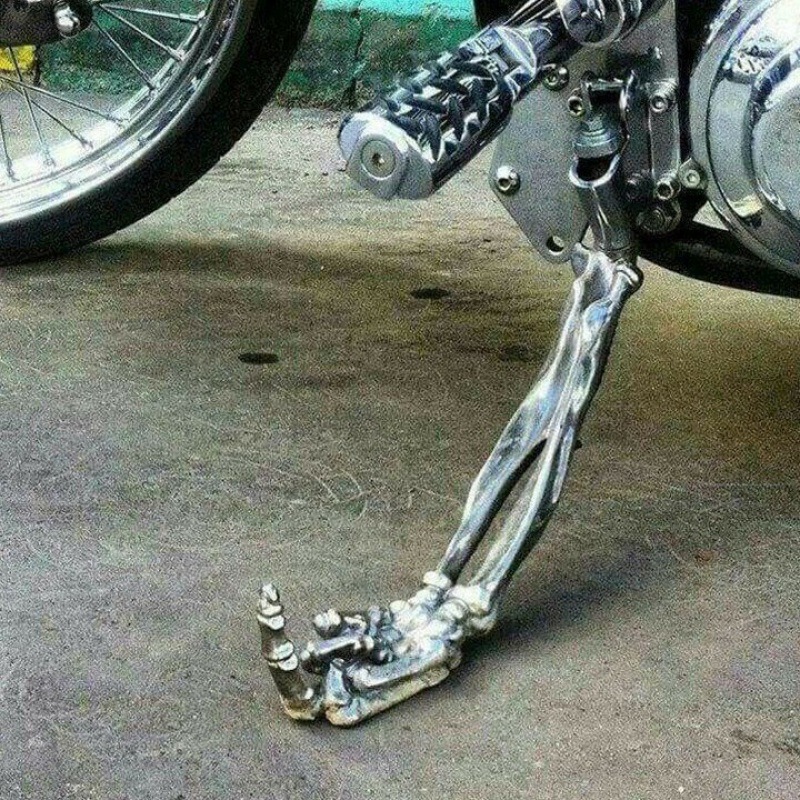 Heavy-Duty Metal Support Bracket for Motorcycles – Durable Structure for Secure Mounting
