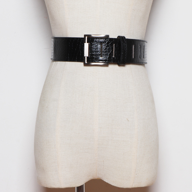 Elegant Women's Belt with Metal Pin Buckle Design