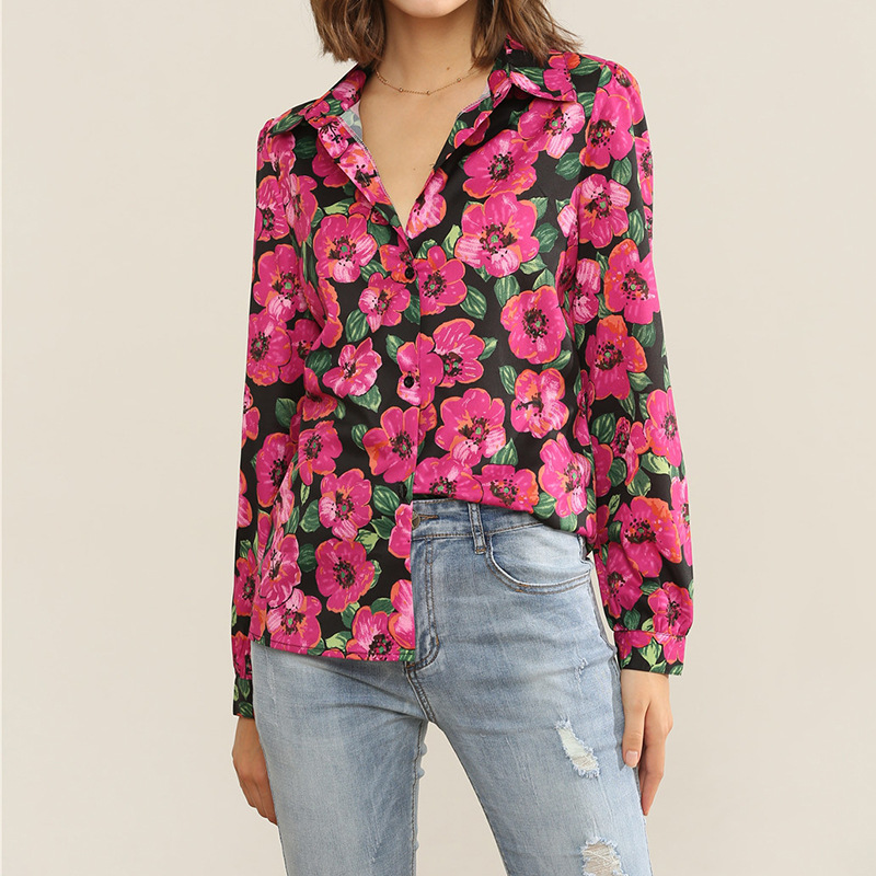 Elegant Women's Chiffon Blouse with a Modern Design, V-Neckline, and Long Sleeves for a Refined Look