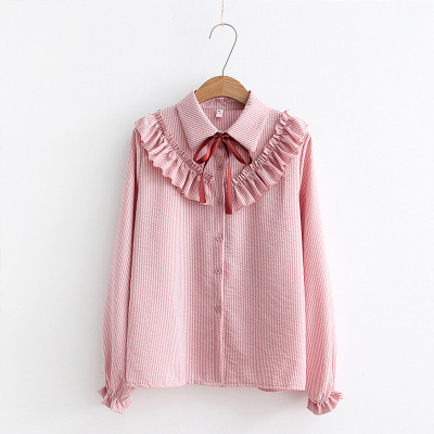 Elegant women's long-sleeve shirt with a practical design, perfect for both casual and formal looks