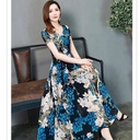 Elegant Women's Dress with a Modern Touch that Adds a Sparkle to Your Look