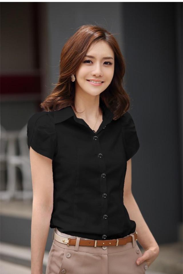 White Cotton Short-Sleeved Women's Shirt – Stylish and Practical for Your Daily Look