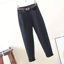 Women's High-Waisted Jeans with a Comfortable Design – Perfect for Modern Everyday Looks