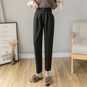 Elegant and practical women's pants with a modern cut and nine-tenth length for a comfortable everyday look