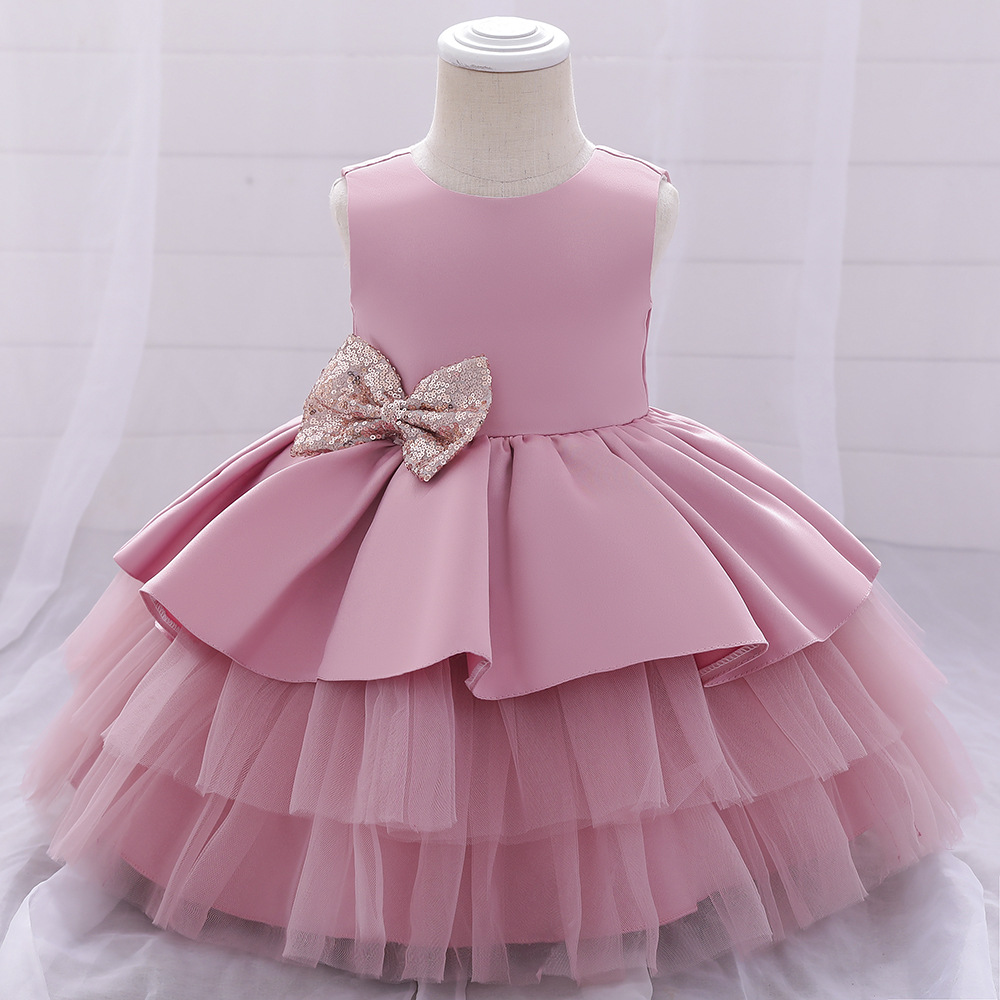 Elegant princess dress for a one-year-old, perfect for weddings and special occasions, featuring a luxurious design that adds a royal touch to your little one's look 