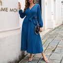Chic Women's Dress with a Flowy Swing Cut and Crossed V-Neck for a Feminine and Elegant Look