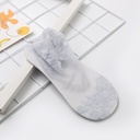 Women's Low-Cut Lace Socks with a Lightweight and Delicate Design 