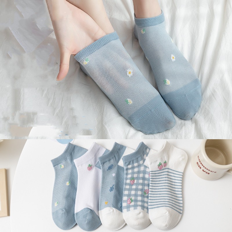 College-Style Thin Lace Socks – Delicate Floral Design for a Soft, Elegant Look