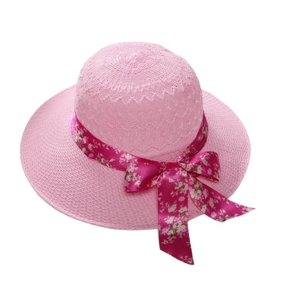 Monochrome Straw Hat with Dome Crown and Wide Brim – Adorned with a Bow
