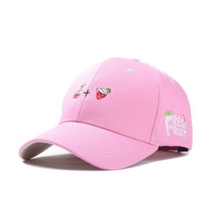 Stylish and practical fruit-themed hat – perfect for casual looks and outdoor activities