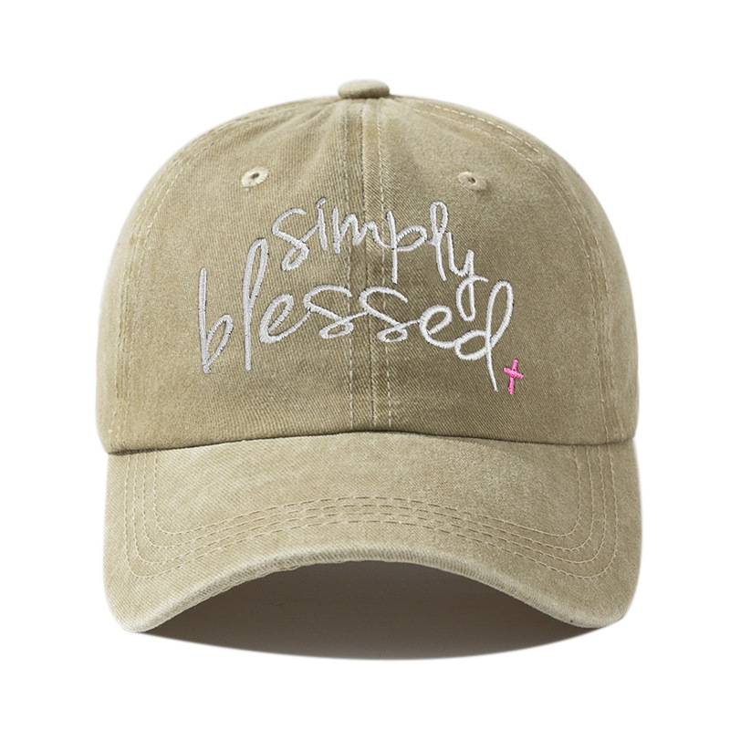 Wide-Brim Baseball Cap with English Letter Embroidery and a Washed Finish for a Stylish Modern Look