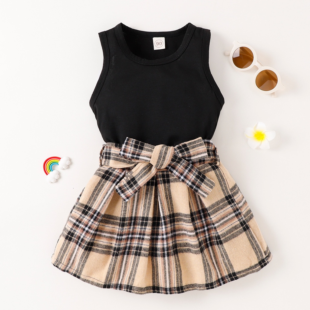Elegant Girls' Outfit – Sleeveless Solid Color Blouse with Plaid Skirt