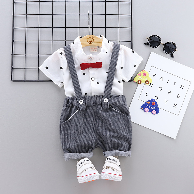 Children's outfit – consists of a short-sleeve shirt and stylish suspenders pants for a comfortable and trendy look