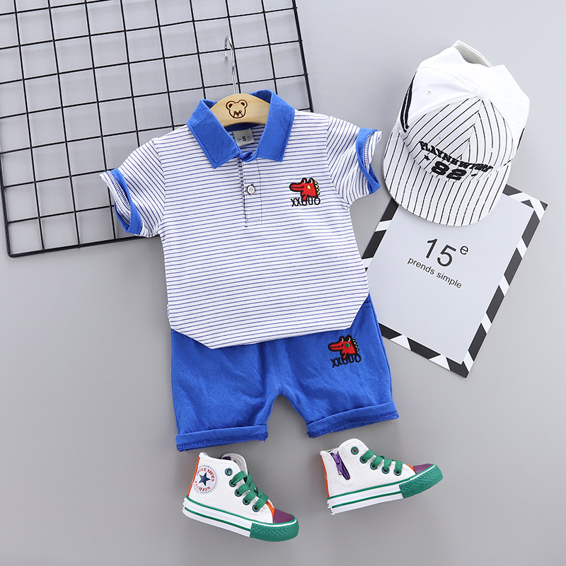 Elegant two-piece set: short-sleeved striped polo shirt paired with stylish shorts in a modern, attractive design