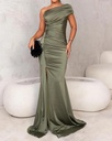 Summer off-shoulder dress in solid color with a side slit – a chic and feminine design for a modern, stylish look