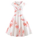 Elegant short-sleeve dress with a V-neckline – a classic design with a modern, stylish touch